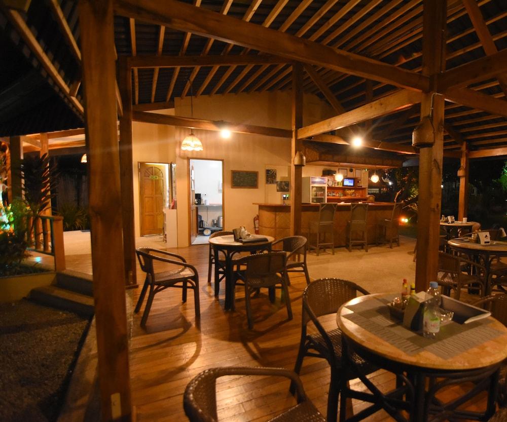 Alona42 Resort Panglao Extérieur photo